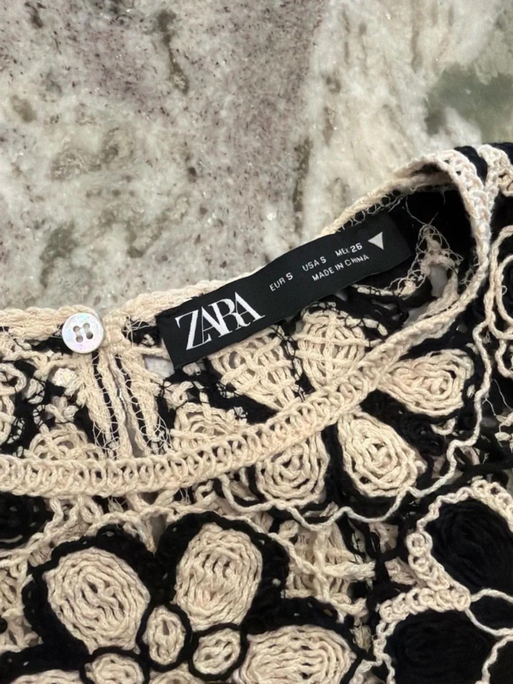 Zara Black Puff Sleeve Crochet Floral Crop Top - Black & Cream